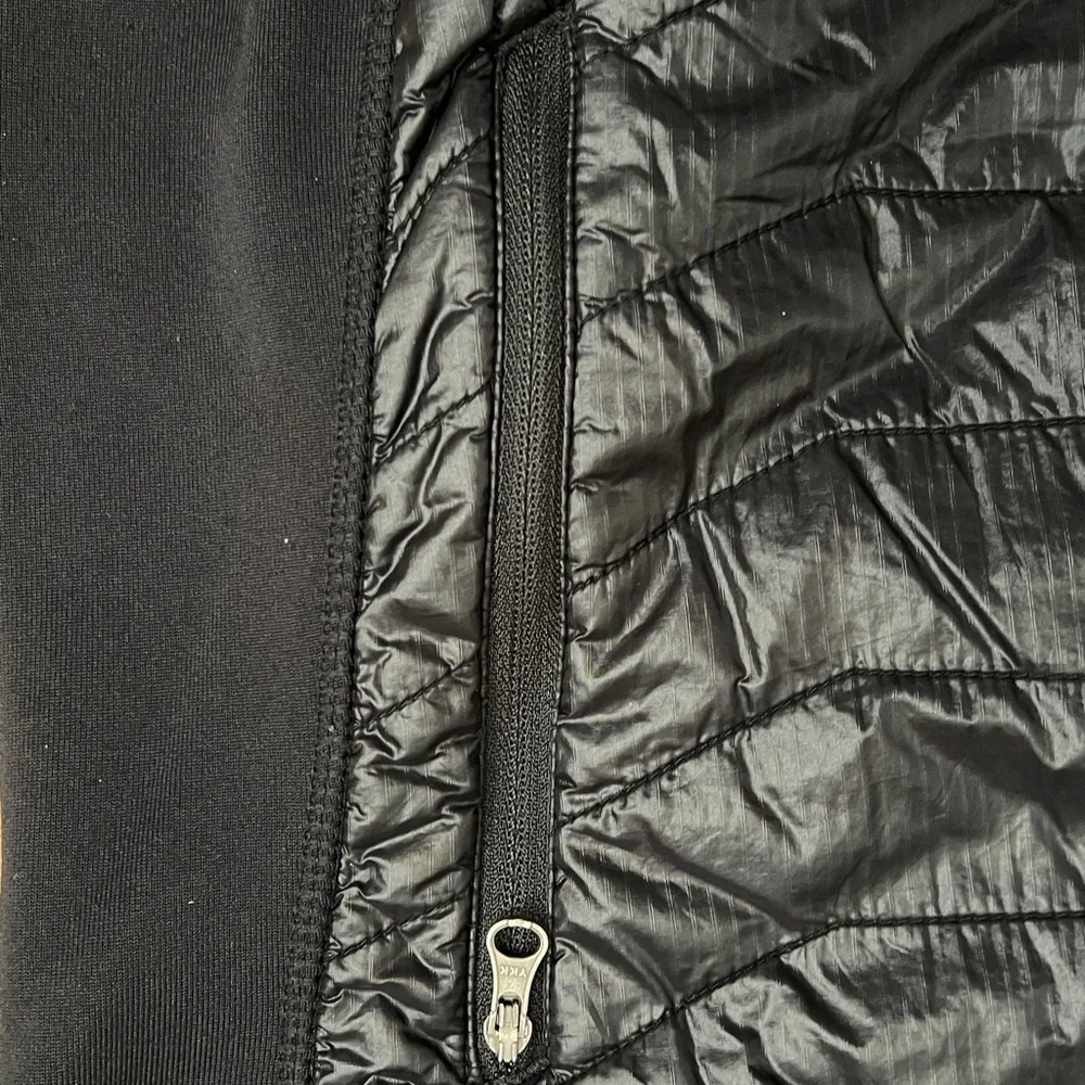 EUC Marmot Black Quilted Zip Jacket 2 Side Zip Pockets Thumb Holes sz Large